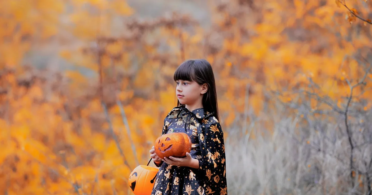 Babysitter Halloween Ireland: how to book one for the night